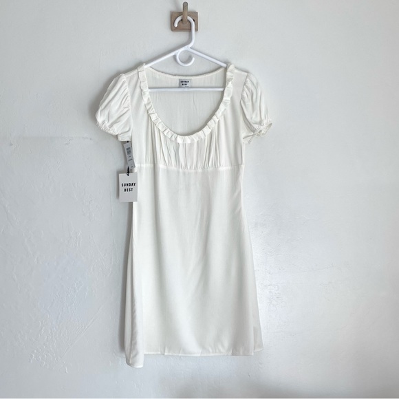 Aritzia Sunday Best pacey dress - Picture 2 of 8